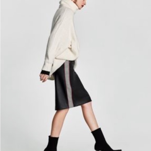 ZARA faux leather midi skirt with houndstooth stripes Size Medium - Picture 10 of 12
